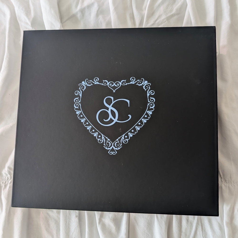 Sabrina Carpenter 2025 VIP Sweet n' Satin Merch